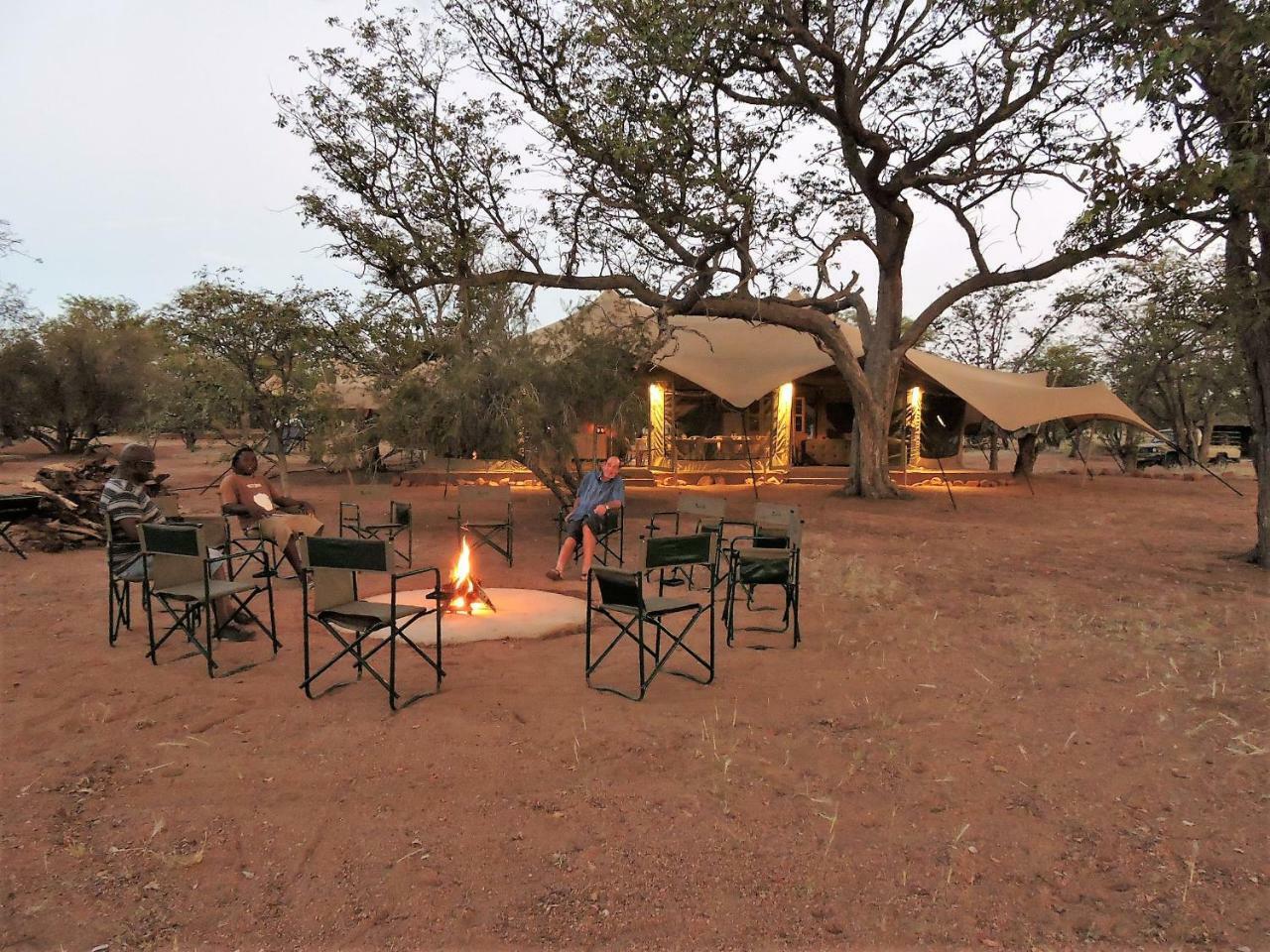 Malansrus Hotel Twyfelfontein Buitenkant foto